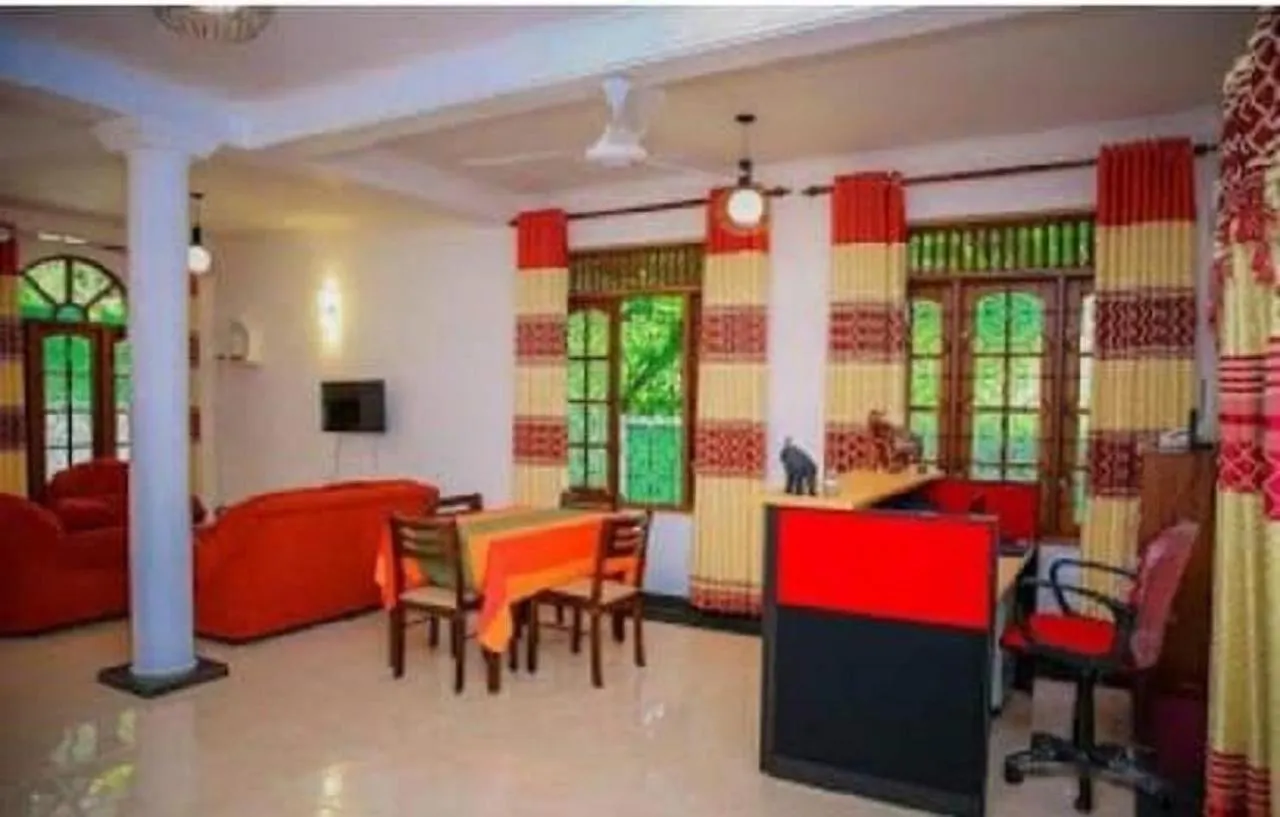 Kandyan Riverside Hotel 0*, 康提